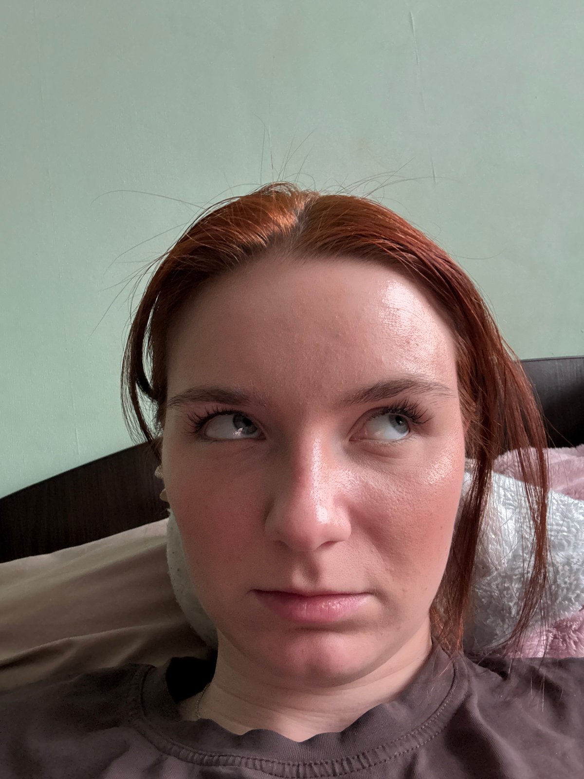 Woman captures private indoor moments in Russia afternoon session