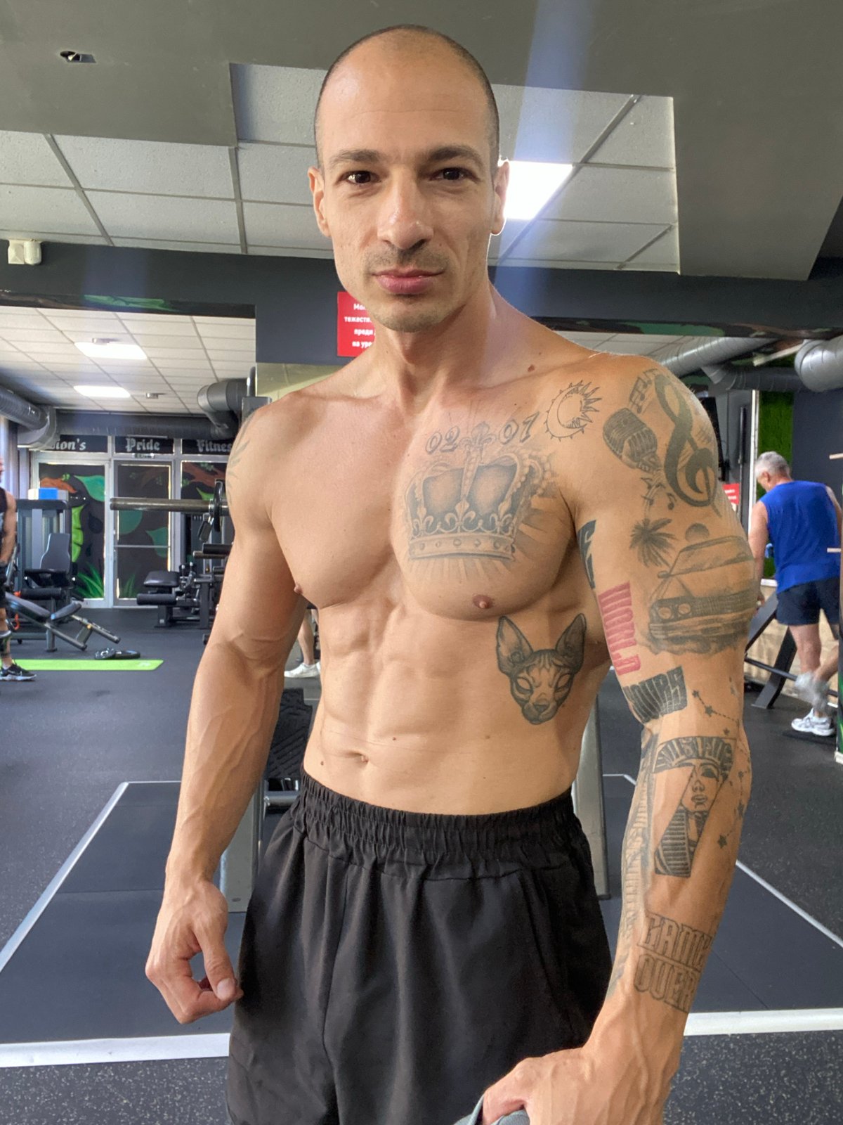 Gym session and car moment in Pleven, Bulgaria