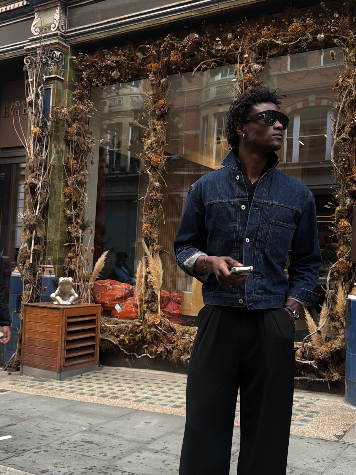 London pedestrians observed on phones near Covent Garden shops