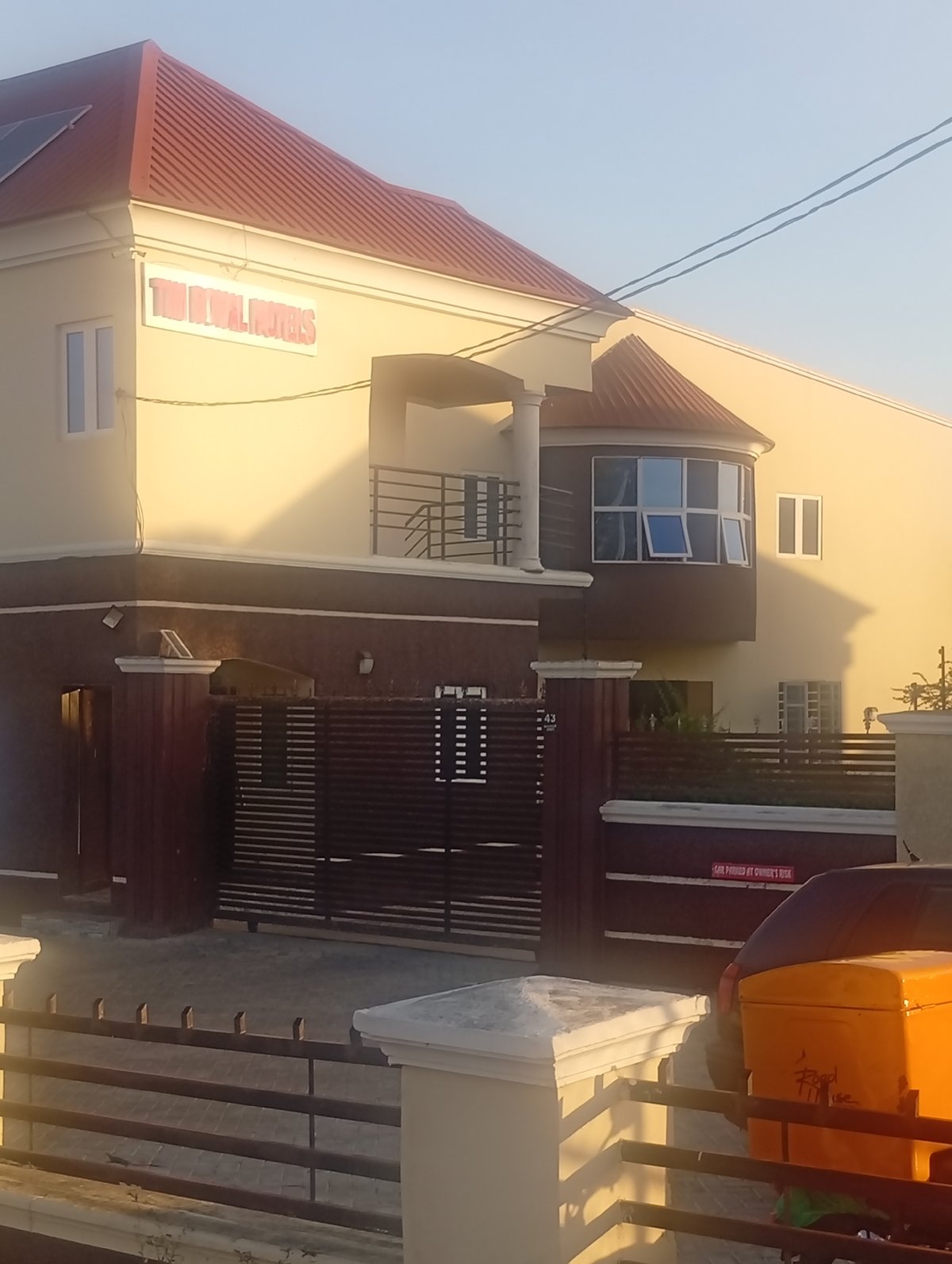 Evening social activities documented across Howayi entertainment venues