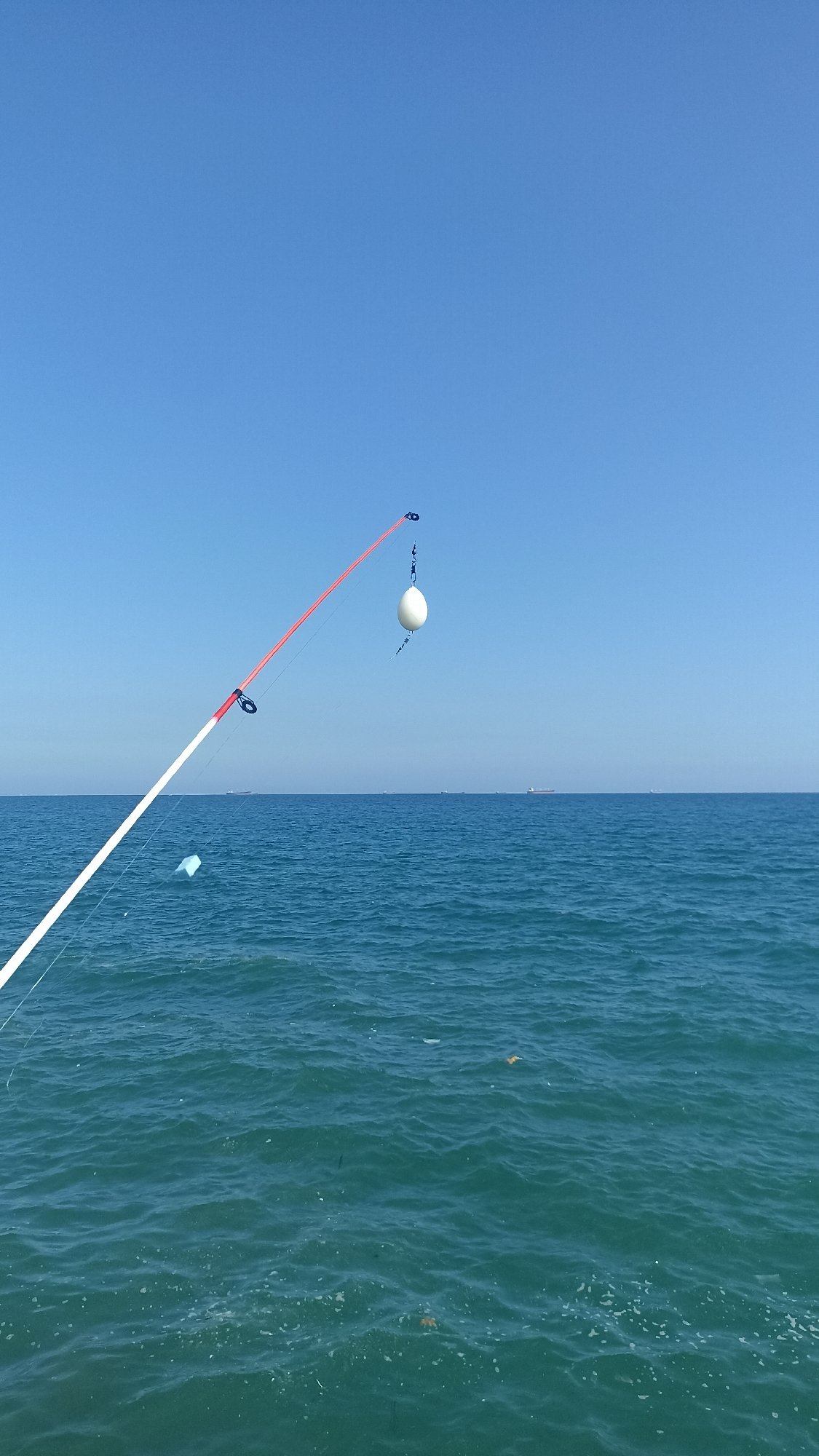 Sunday afternoon coastal leisure activities documented across Mediterranean waterfront