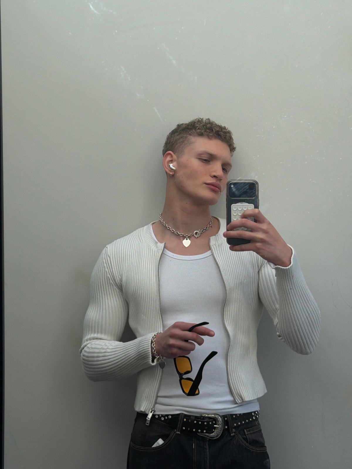 Mirror selfie captured in London Friday morning