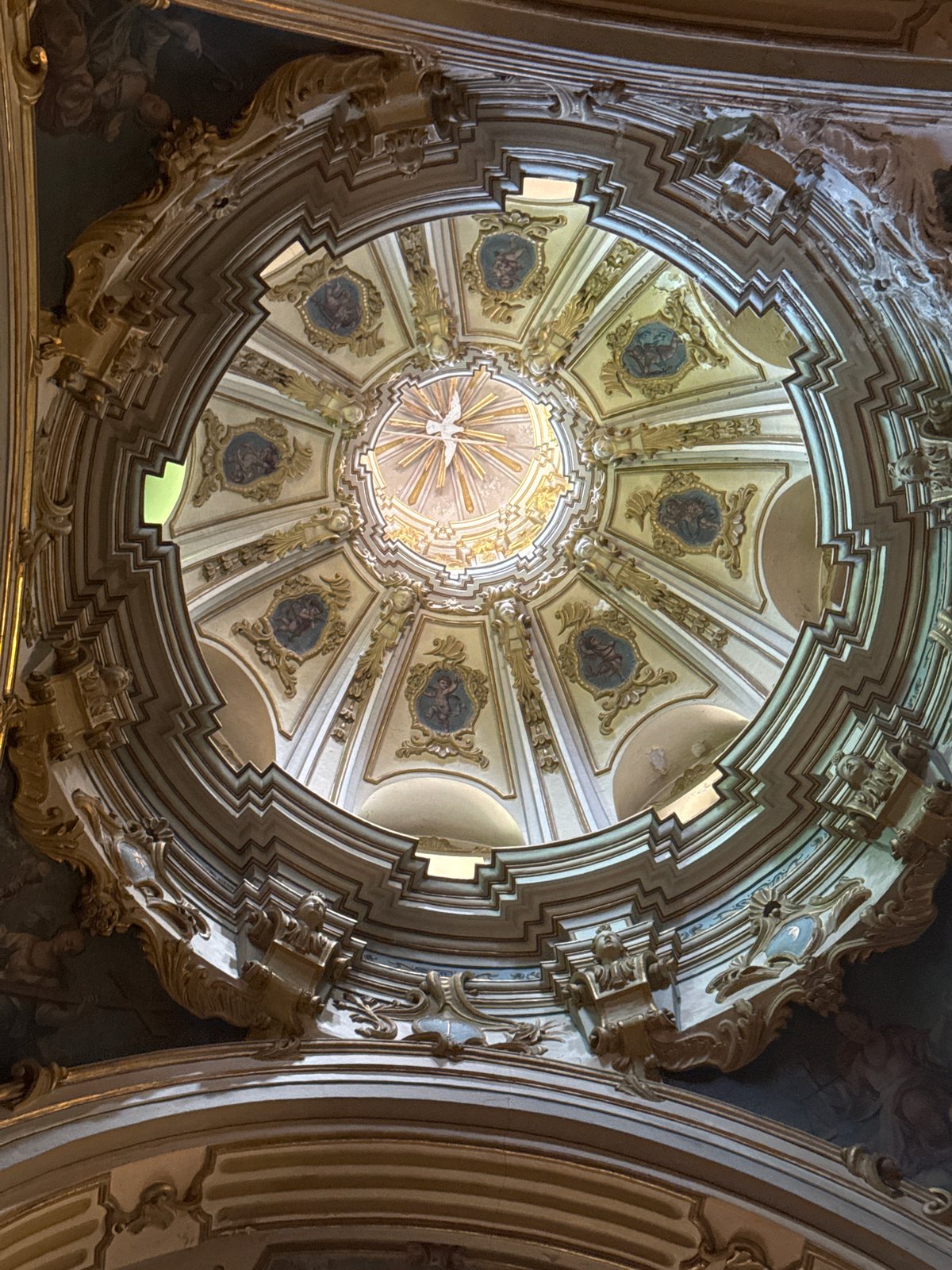 Inside Sant Bartomeu: gilded altars and dome art in Sóller