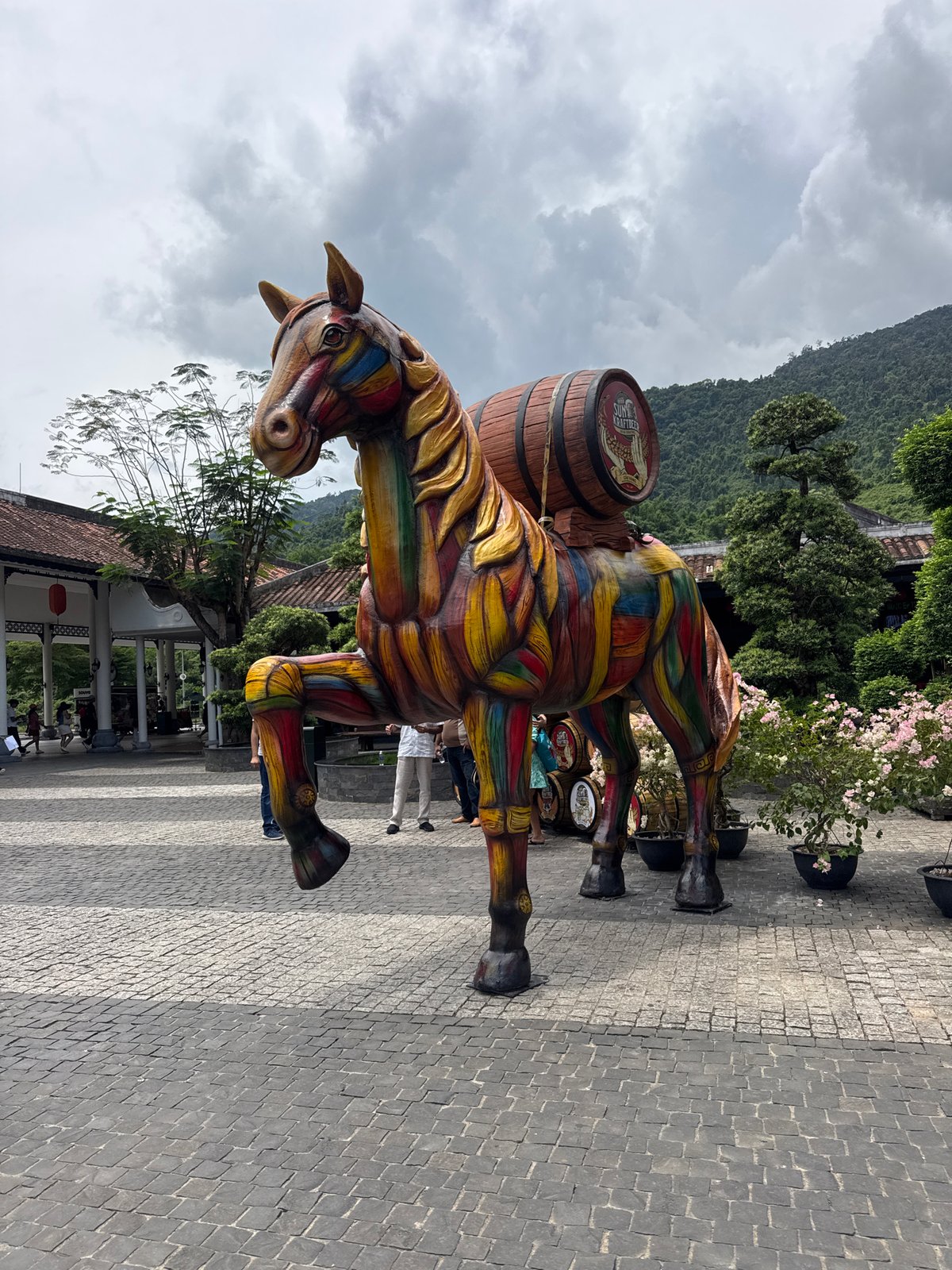Colorful public art installations spotted in Đà Nẵng plaza
