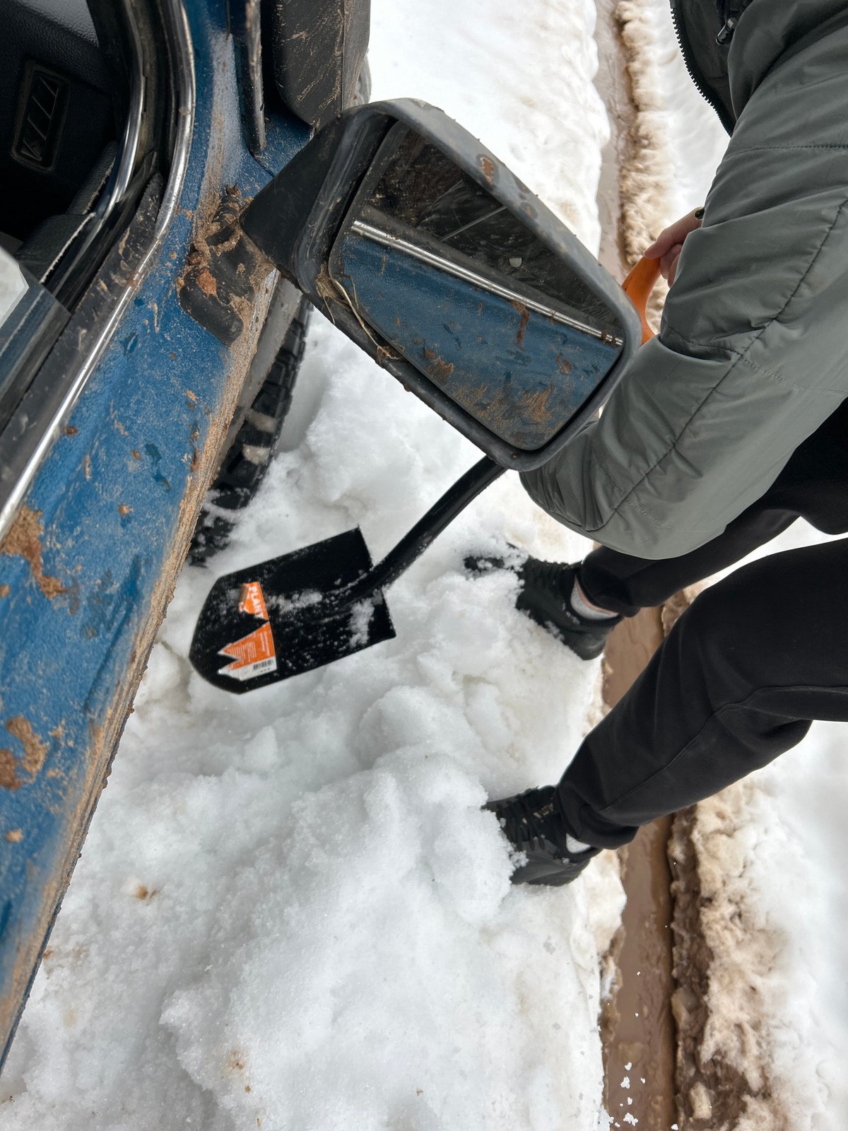 Vehicle stuck in snow requires assistance near Уральское, Russia