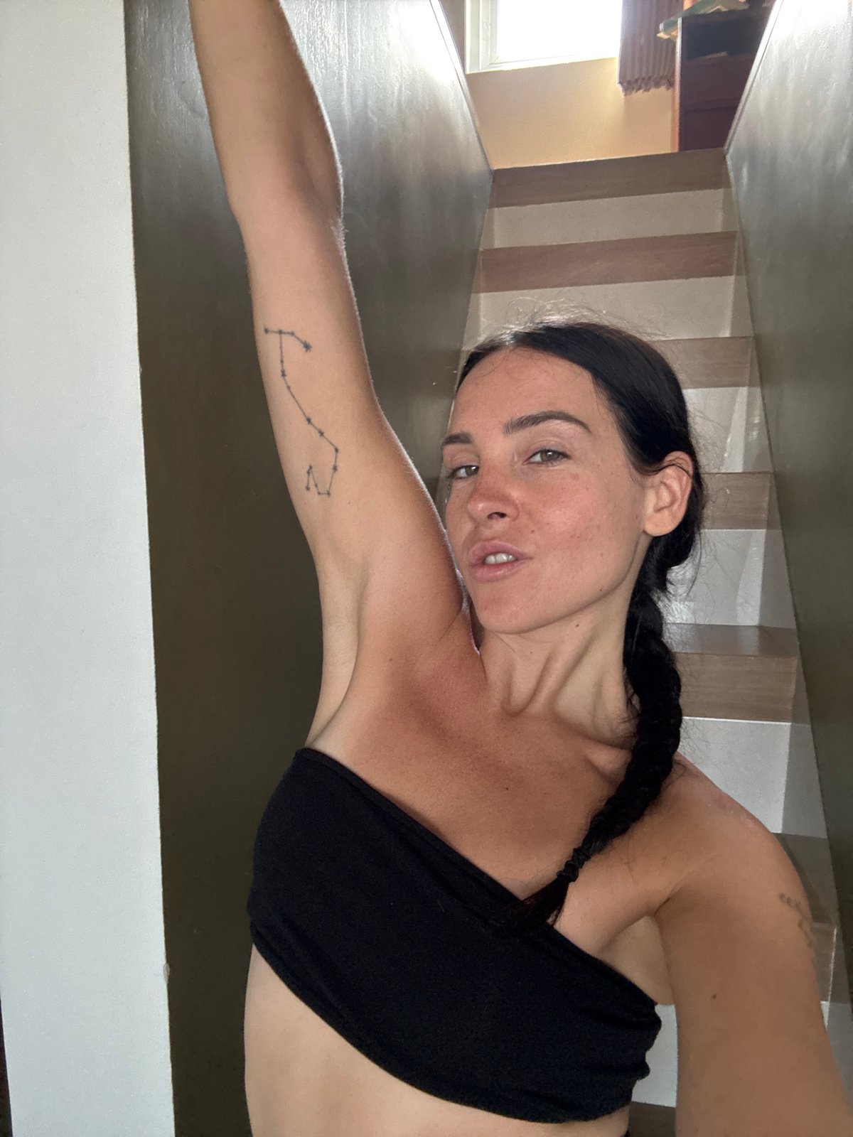 Villa morning in Bali: selfies, mirrors, and a dog