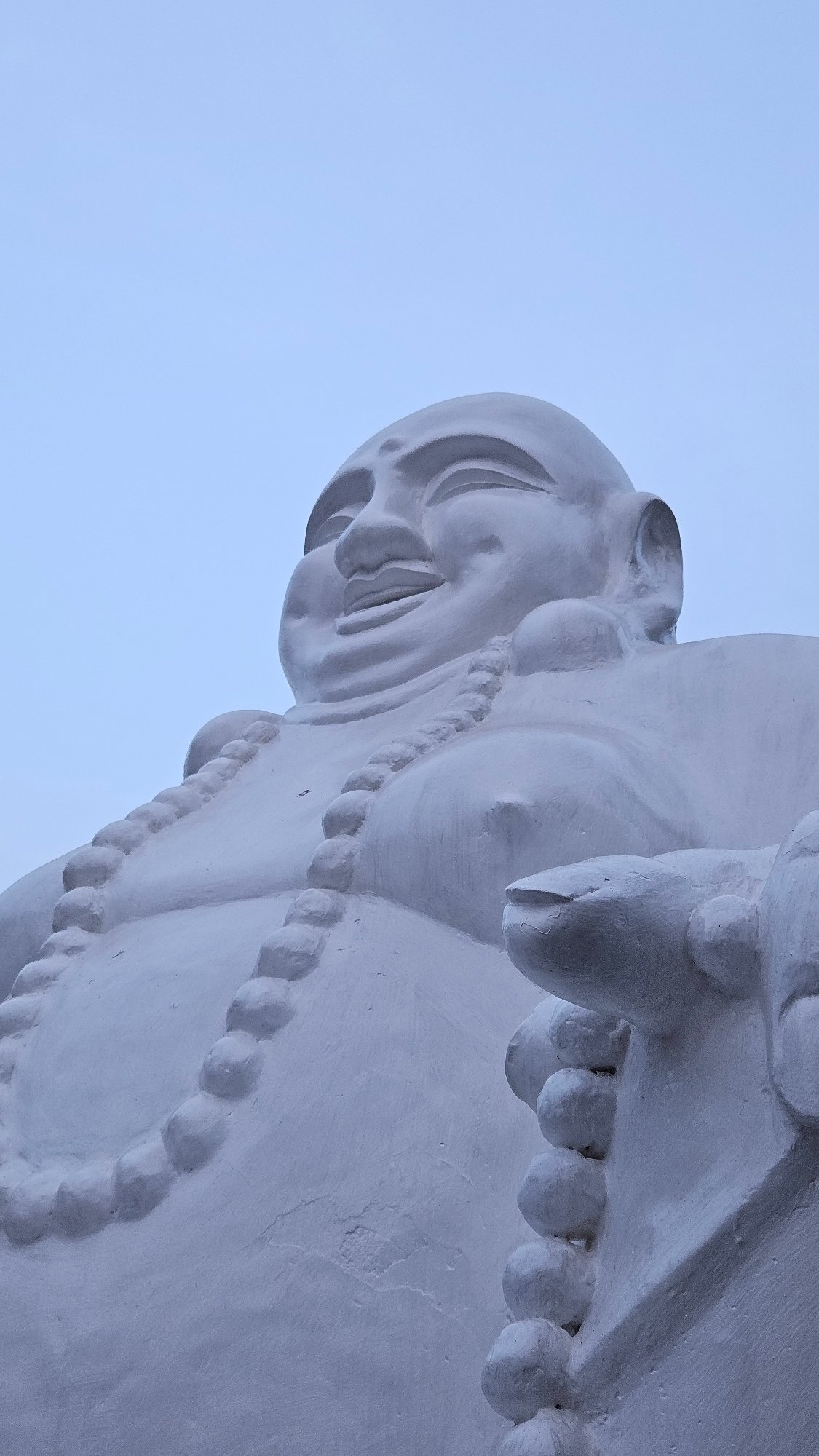 Buddhist temple grounds documented in Cam Lâm, Vietnam