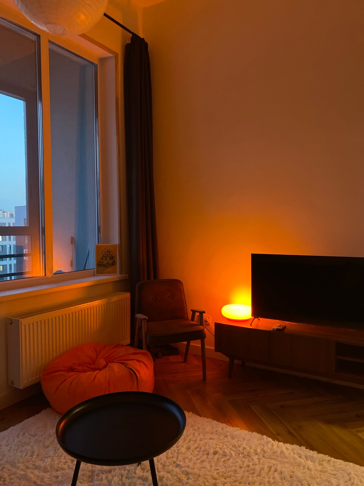 Evening home life documented in Izhevsk apartment
