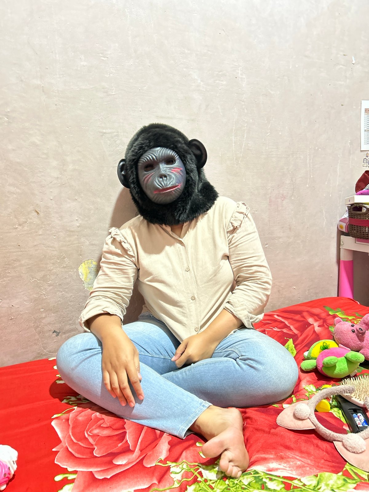 Casual afternoon in Depok: snacks, selfies, and street food