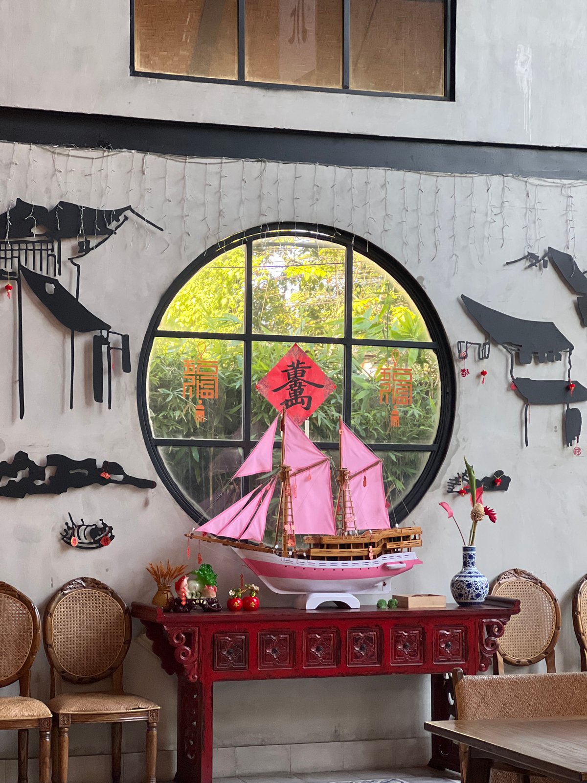 Morning to midday exploration around Denpasar's cafes and gardens