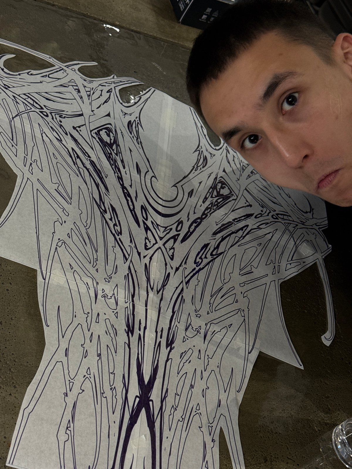 Artist shares intricate drawing in Moscow selfie