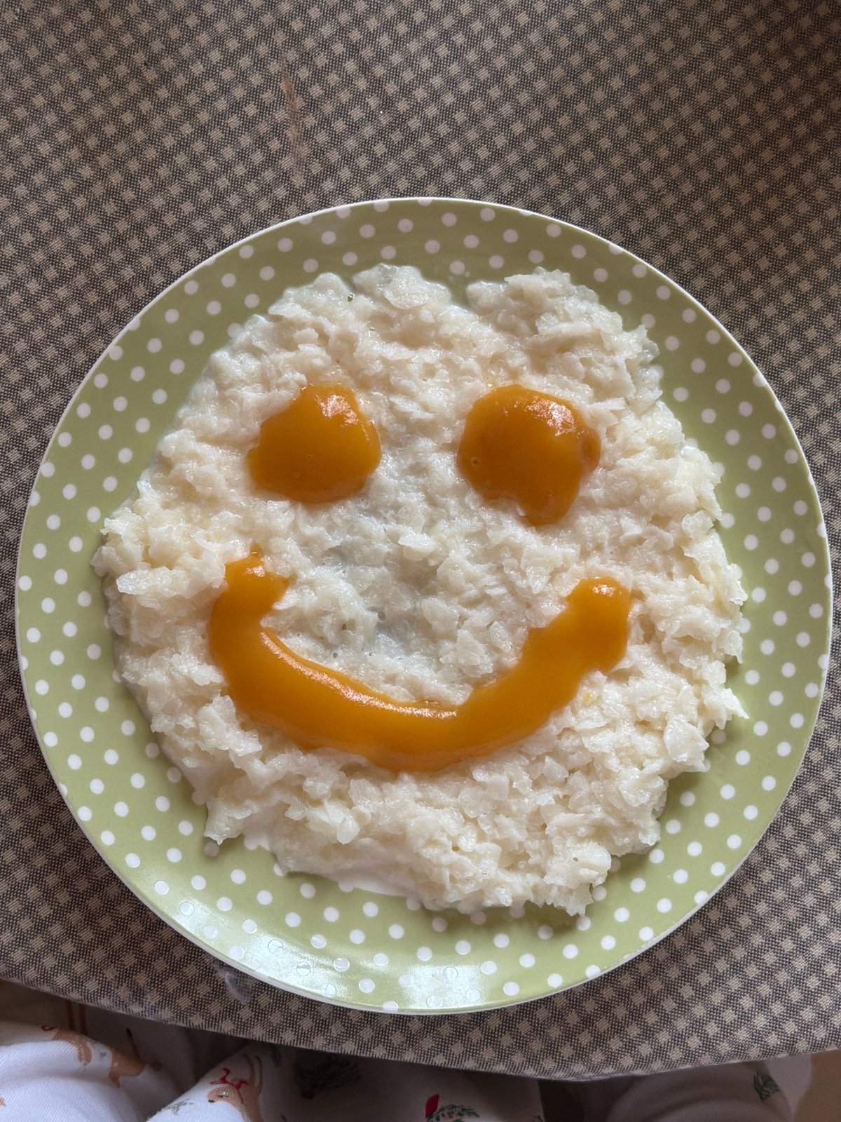 Smiley face breakfast documented in Khimki, Russia