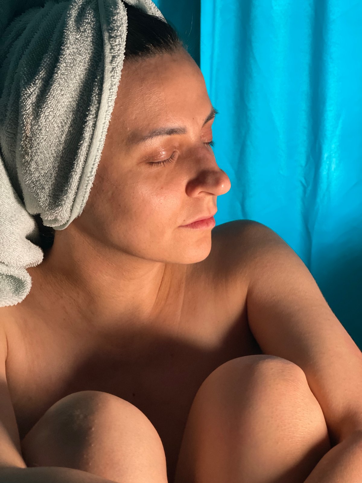 Woman's morning routine documented in Izhevsk apartment