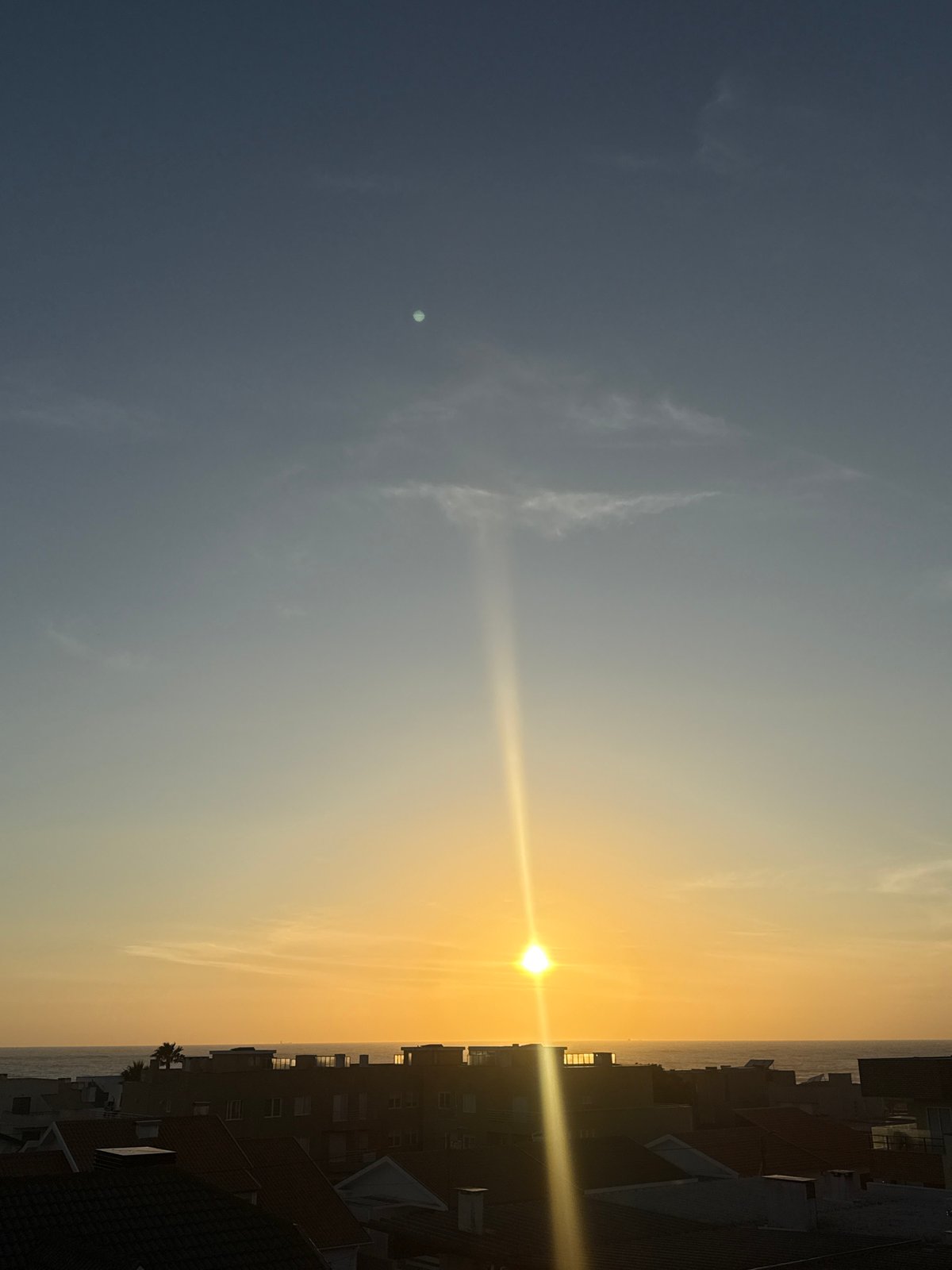 Evening documented in Vila Nova de Gaia coastal scenes
