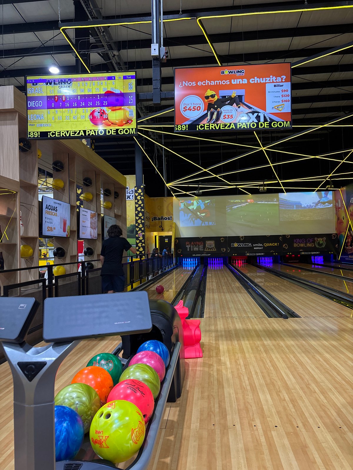 Late-night bowling game underway at Metepec alley