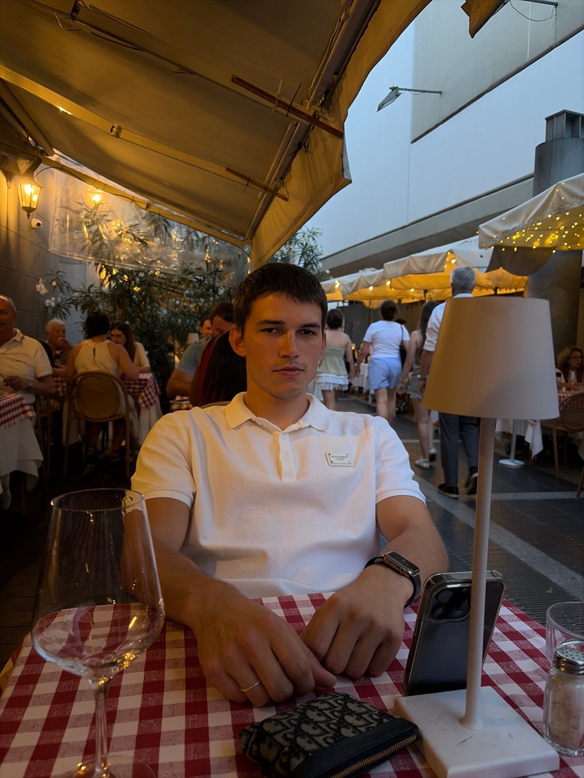 Evening dining and street scenes in Milan