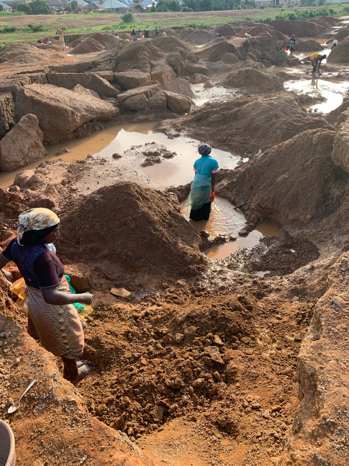 Soil excavation and everyday life at the edge of Jos