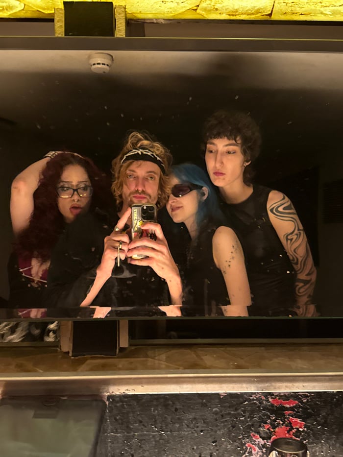 Four people gather at Tel-Aviv social venue early morning