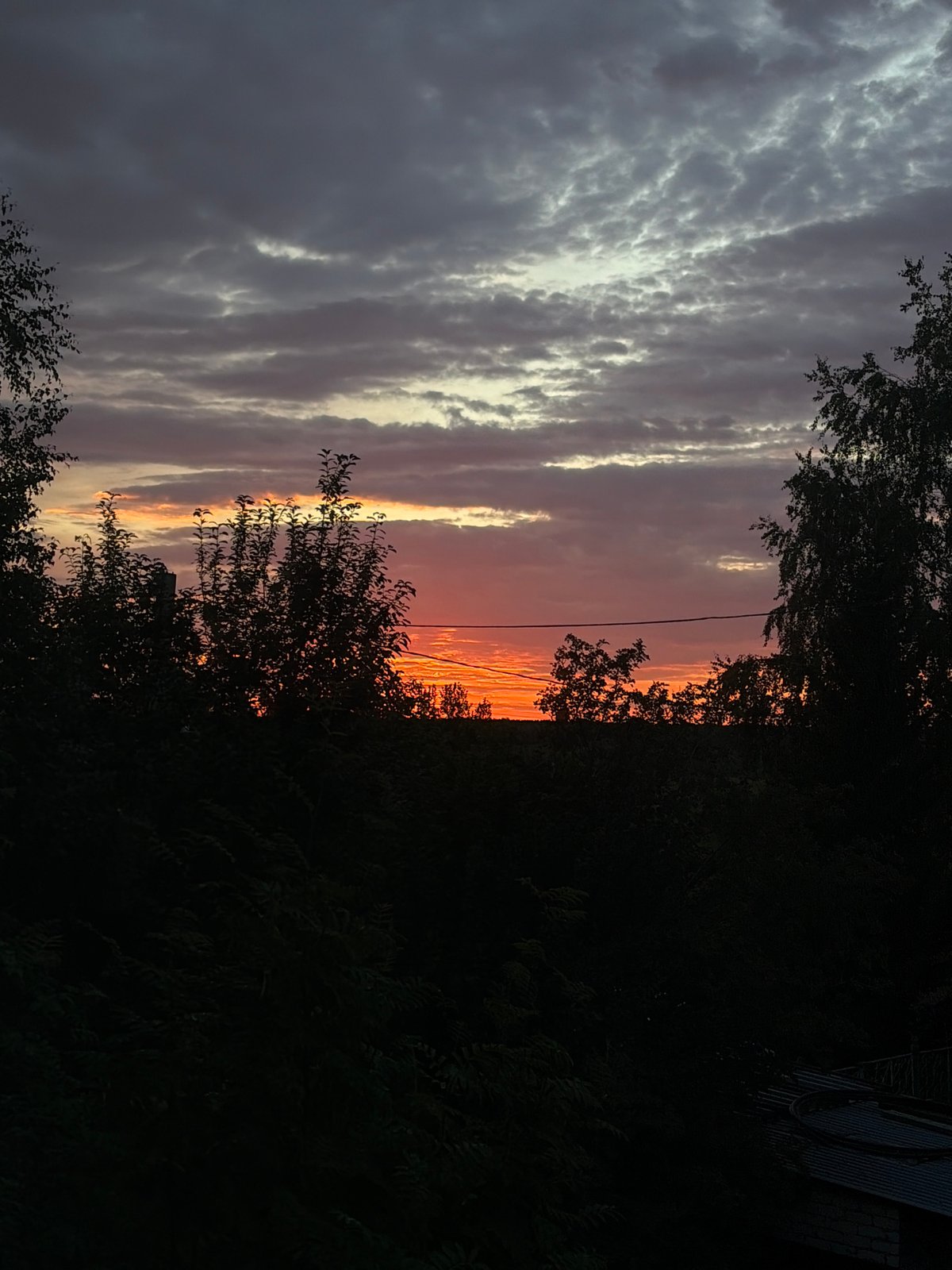 Sunset skies and a live show in Leninsk-Kuznetskiy