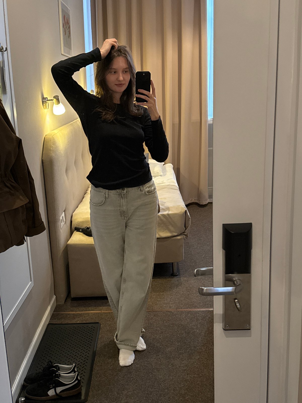 Hotel mirror selfie session in Saint Petersburg