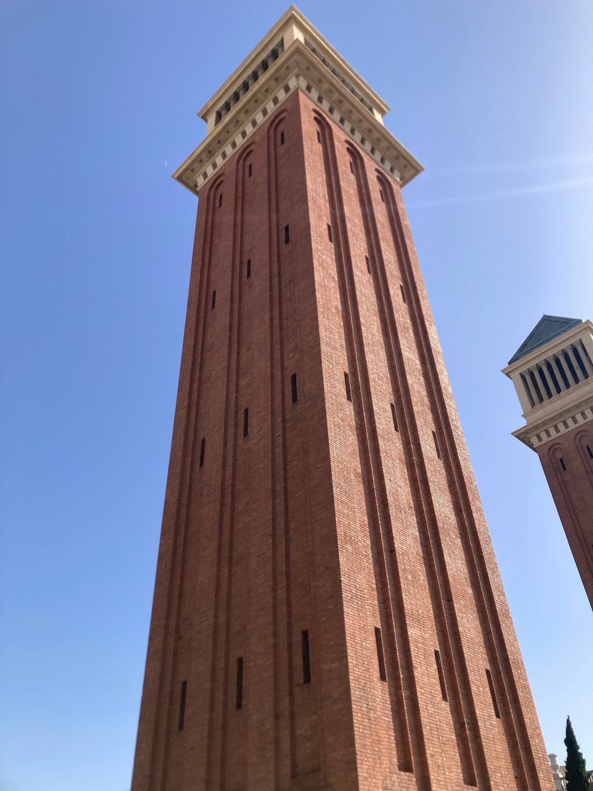 A sunny afternoon loop around Barcelona's Plaça d'Espanya area