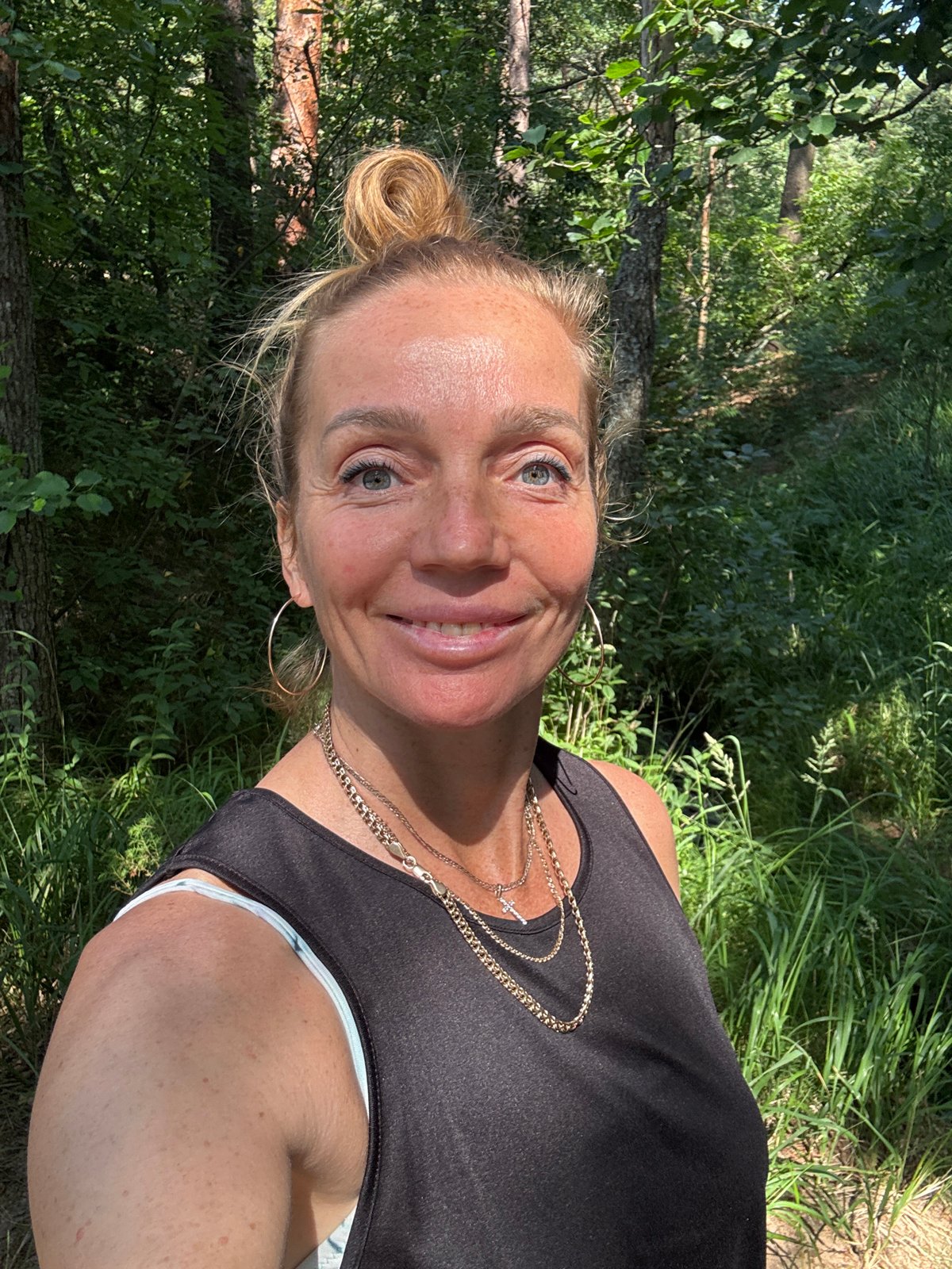 Summer camping and paddleboarding in Zelenaya Roshcha forest