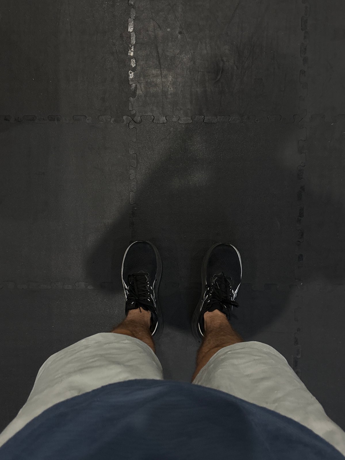Midday CrossFit session at a functional fitness gym in Puebla