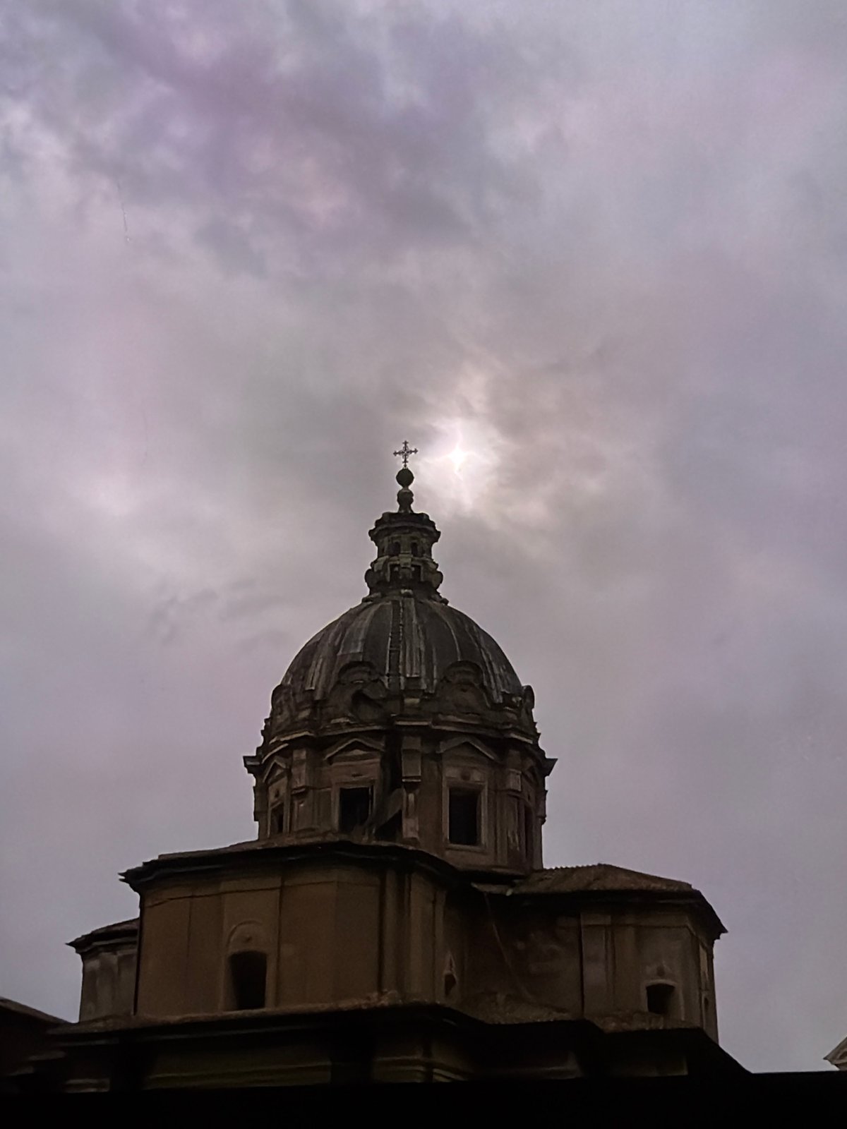 A mixed bag of Rome streets, food, and random scenes