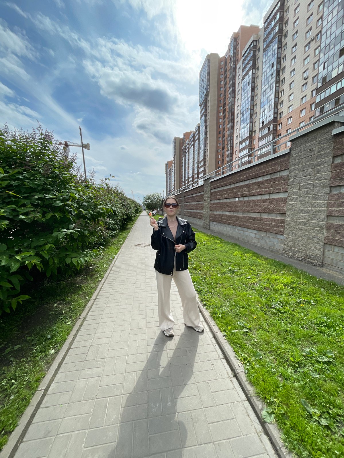 Saint Petersburg street life captured in five-minute documentation