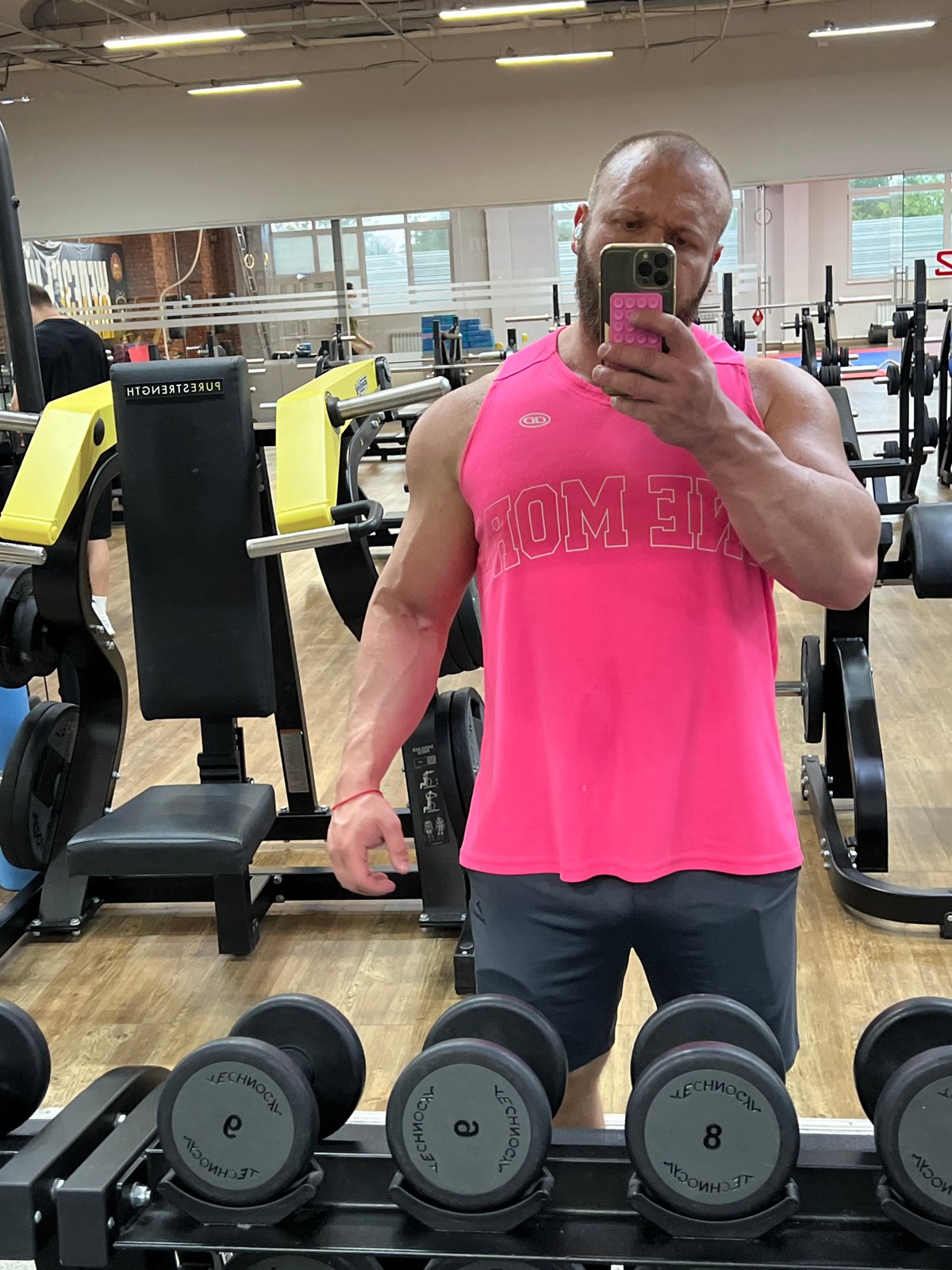 Gym session selfies in Chaikovsky, Russia