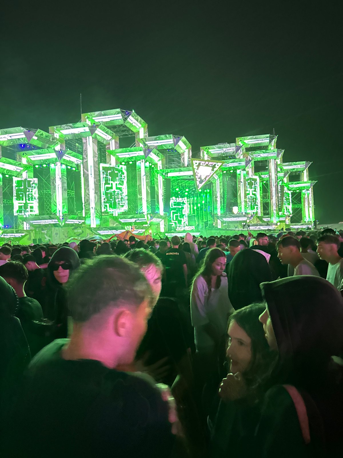 Green-lit festival stage lights up a summer night in Costinești