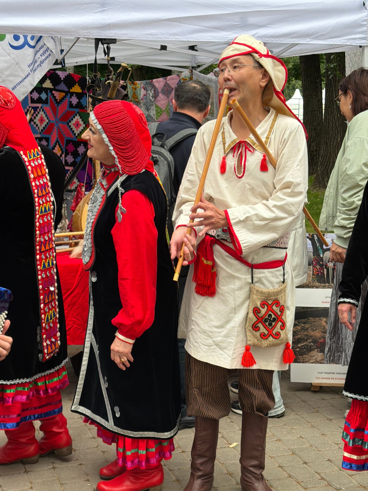 Traditional culture festival fills Kazan park with music and crafts