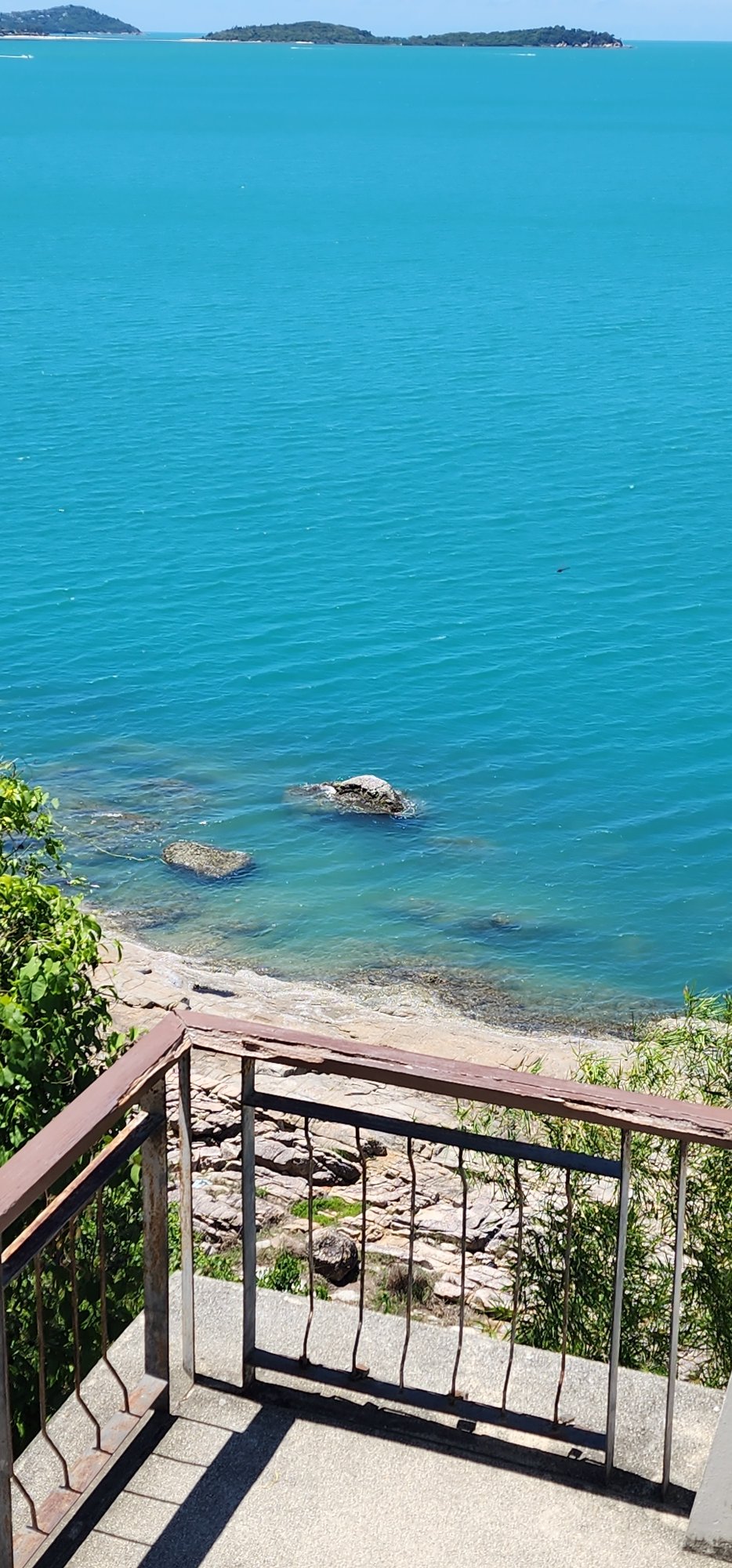 Coastal shrine and sea views at Baan Chaweng Noi, Koh Samui