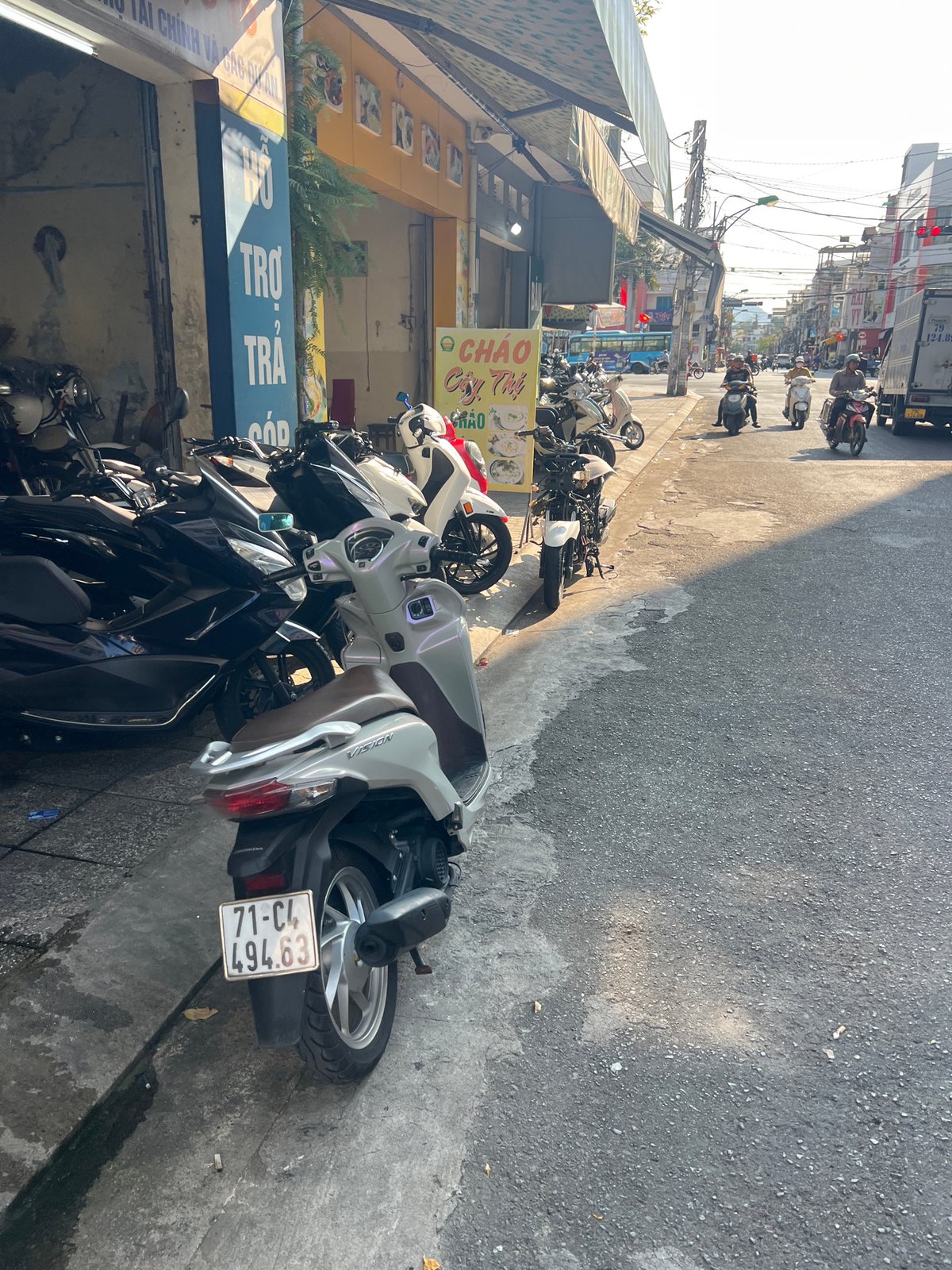 Morning street scenes documented in Nha Trang, Vietnam