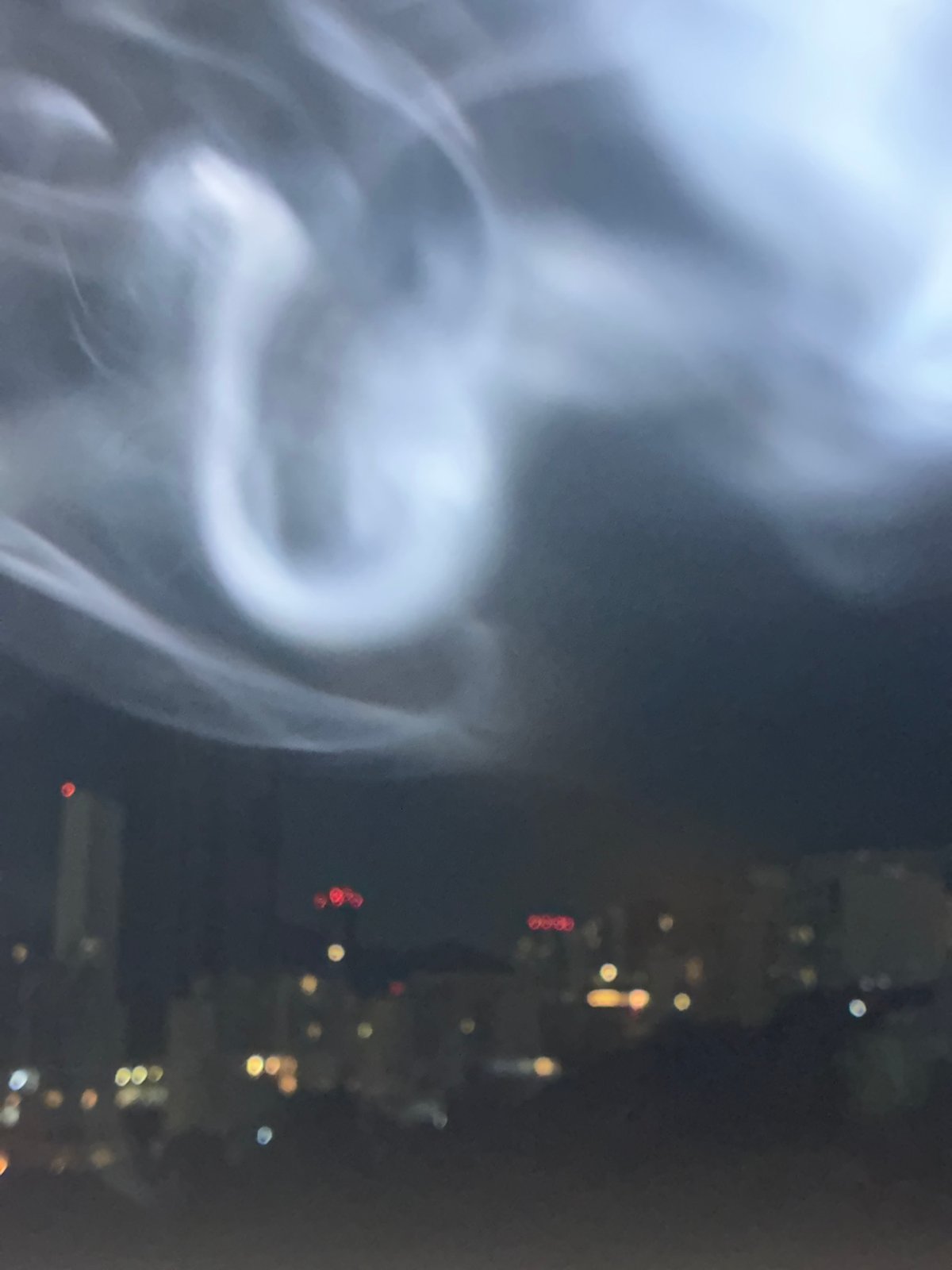Dense smoke observed in Huixquilucan de Degollado at dawn