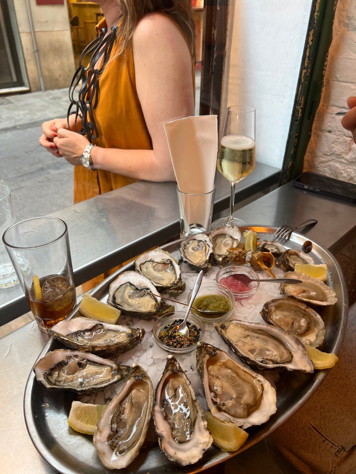 Oyster dining experience documented in València, Spain