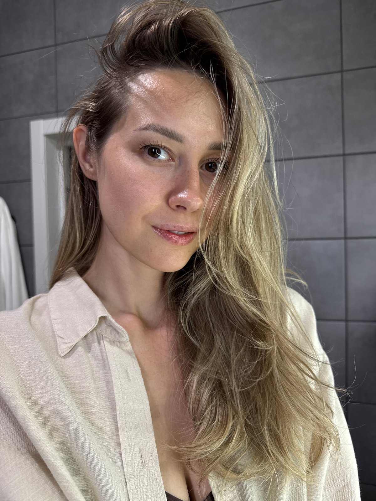 Casual at-home selfies from an apartment in Chaikovsky