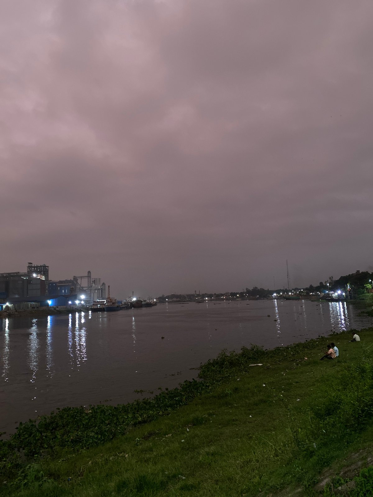 River traffic and infrastructure observed in Dhaka-Tarabo waterways