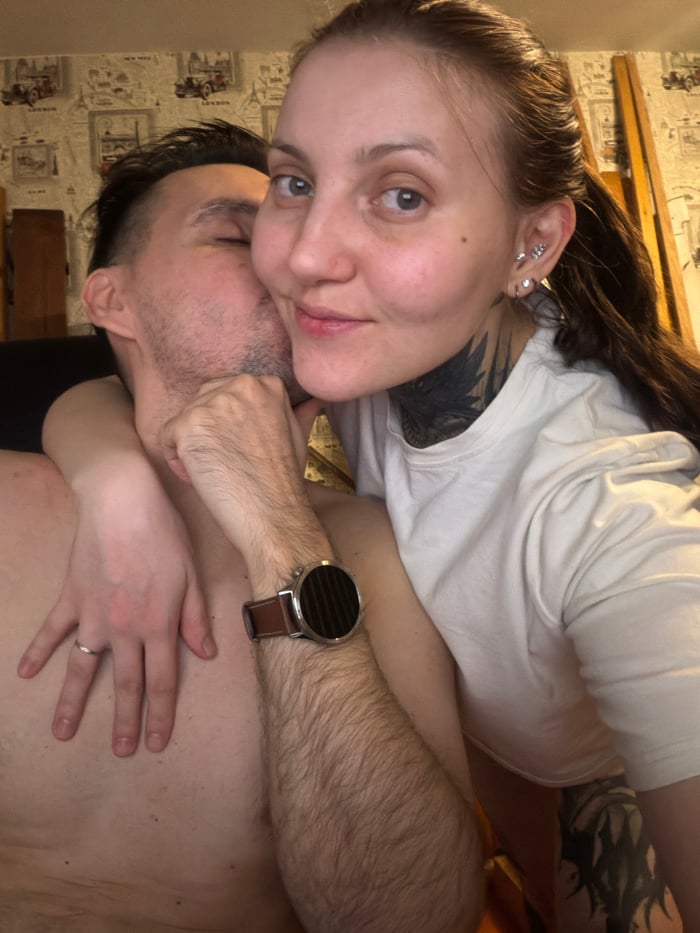 Couple's intimate moments captured in Russian apartment