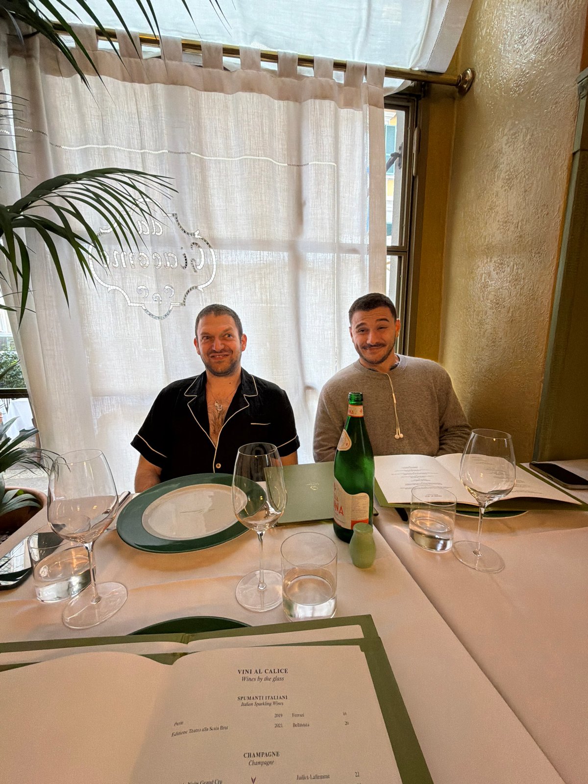 Lunch hour dining captured at two Milan restaurants