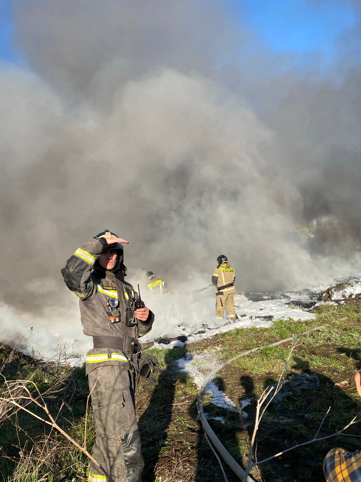 Tire fire draws crowds, firefighters in Irkutsk field