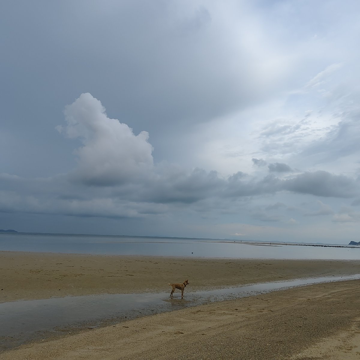 Quiet afternoon on a cloudy Ban Tai beach