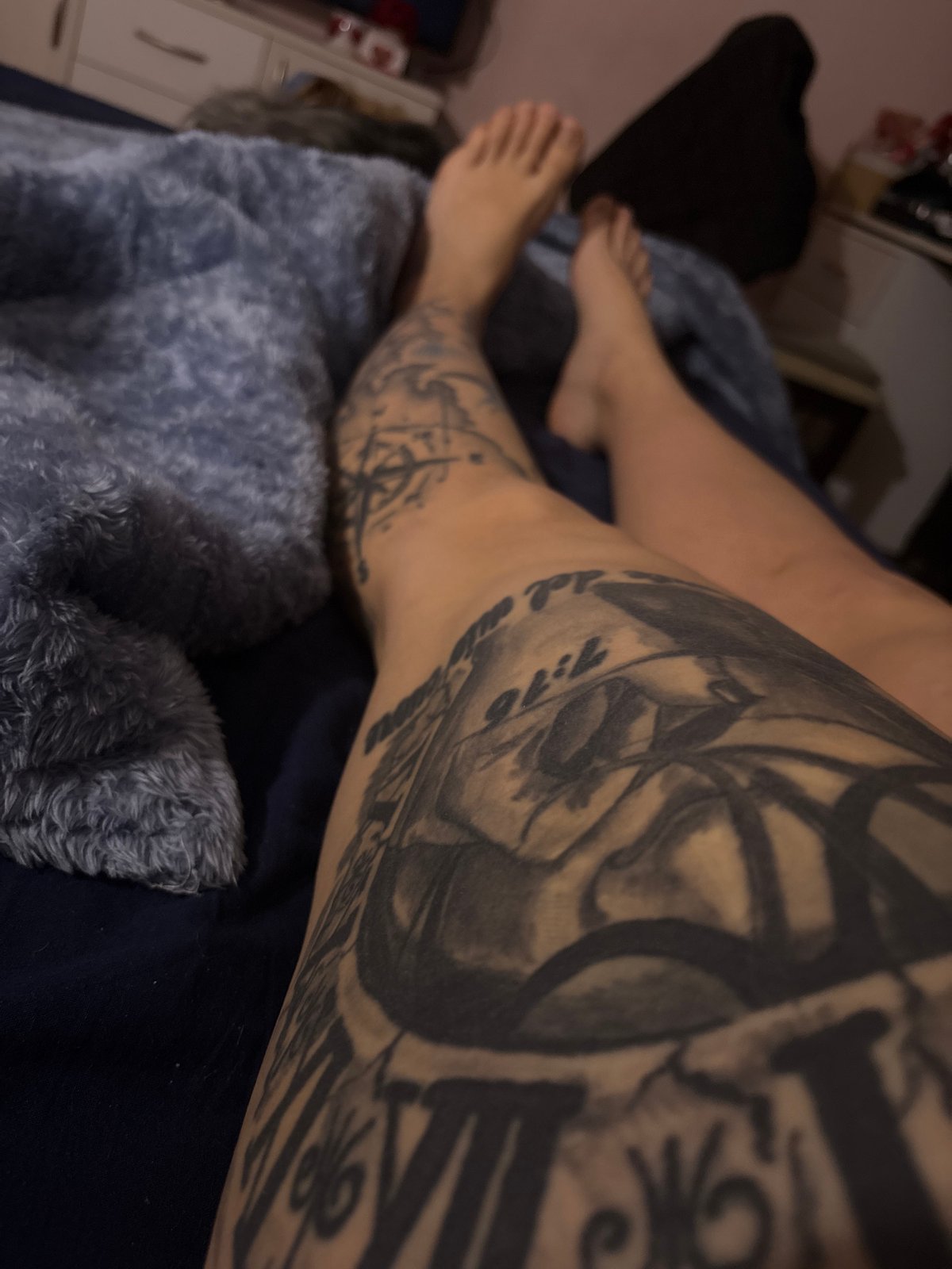Sofia resident shares intimate evening moments with pets, tattoos