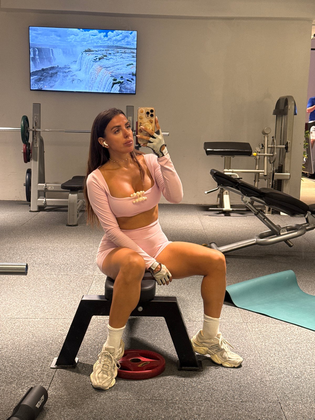Gym selfie on a weight bench in Fethiye, Turkey