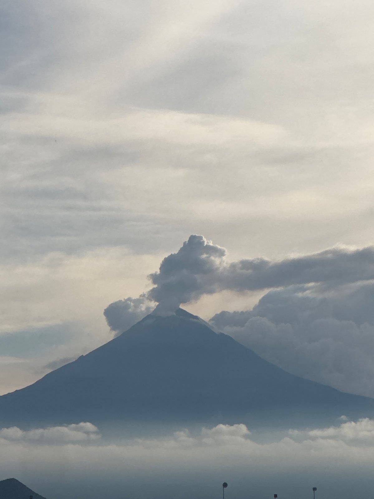 Volcano erupts near Ocotlán, Mexico as couple documents moment
