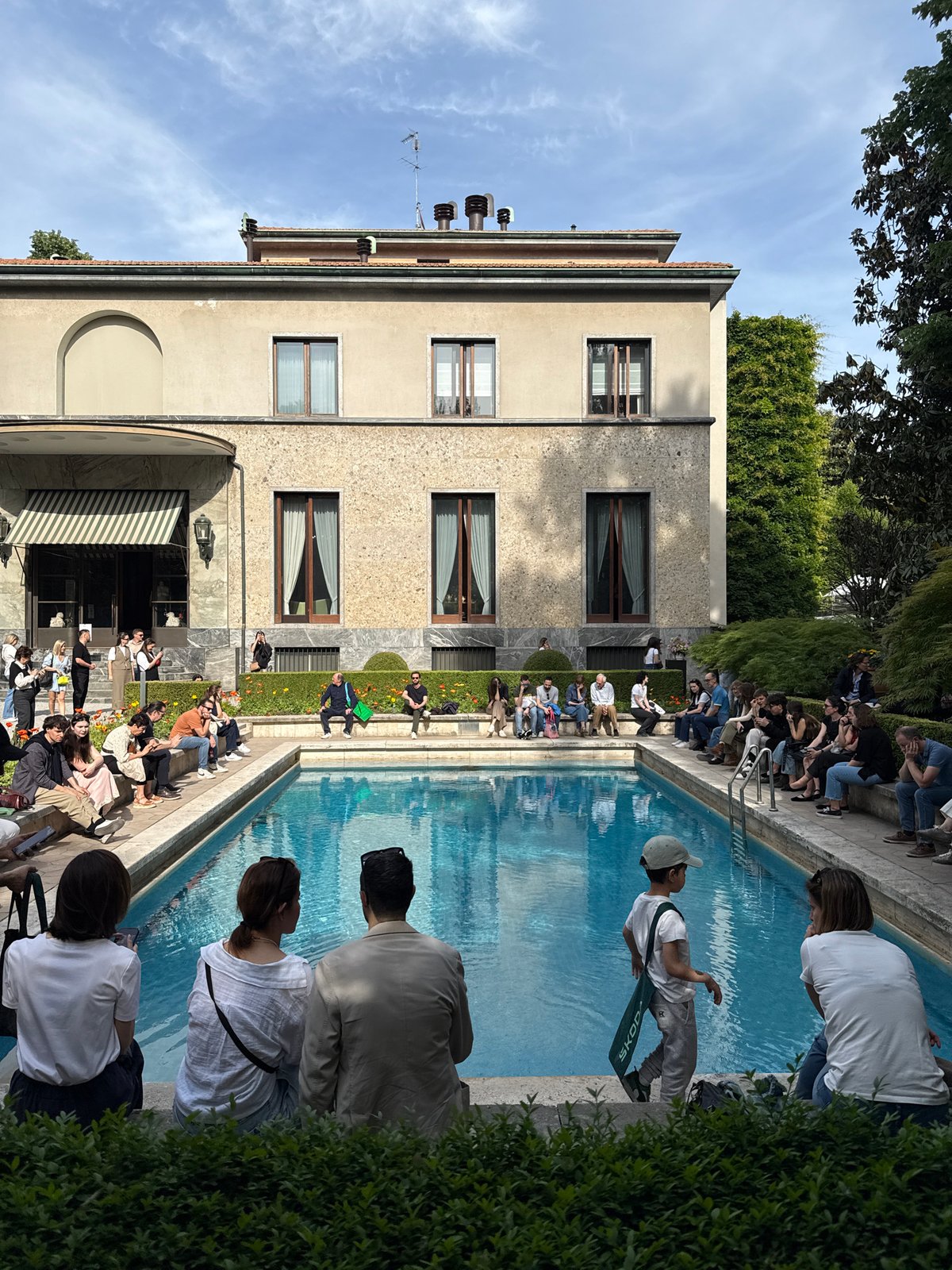 Hour-long cultural tour through Milan cafes, museums, and gardens