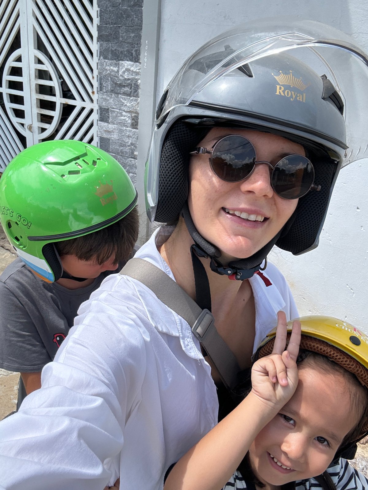 Tourist family and woman documented in Mũi Né, Vietnam