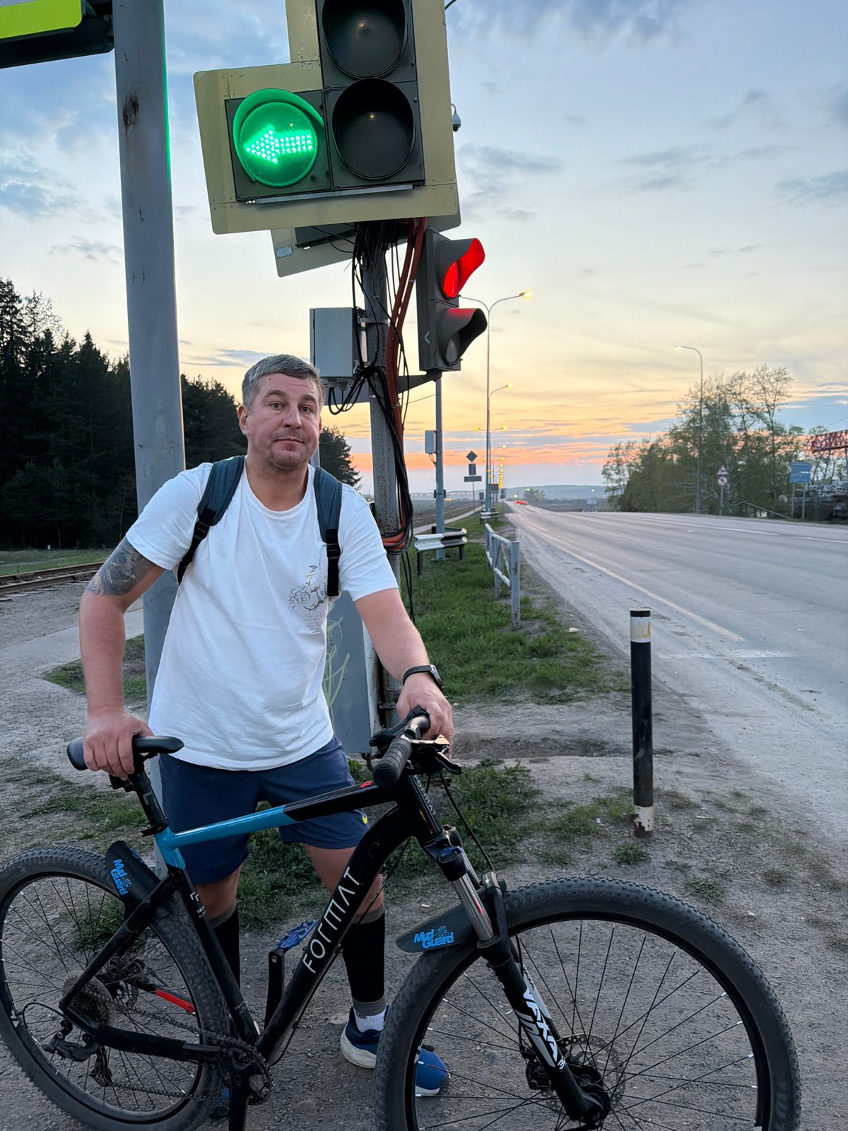 Ordinary evening moments documented across Chaikovsky, Russia