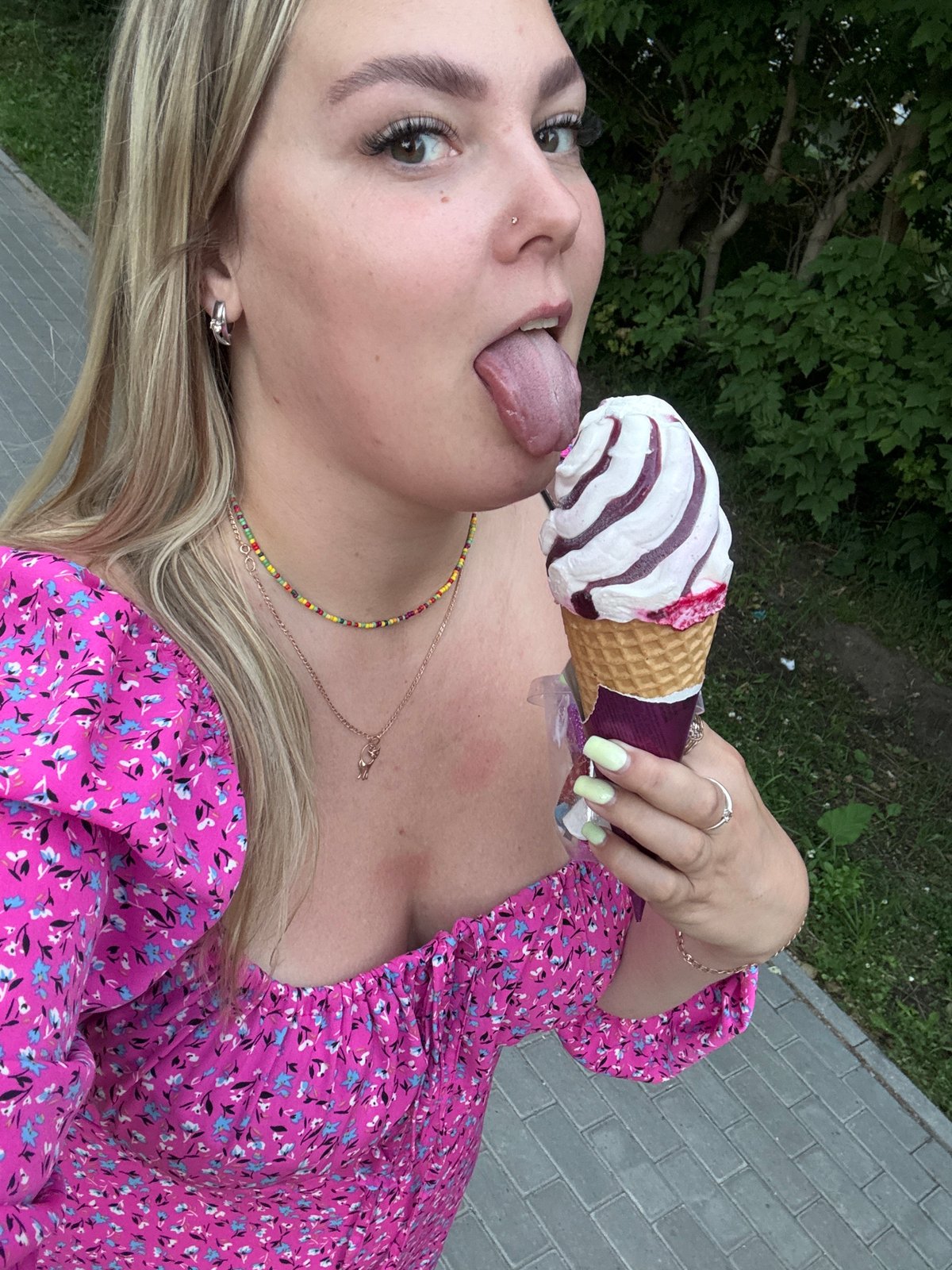 Ice cream and selfies in a Chaikovsky park on a summer afternoon