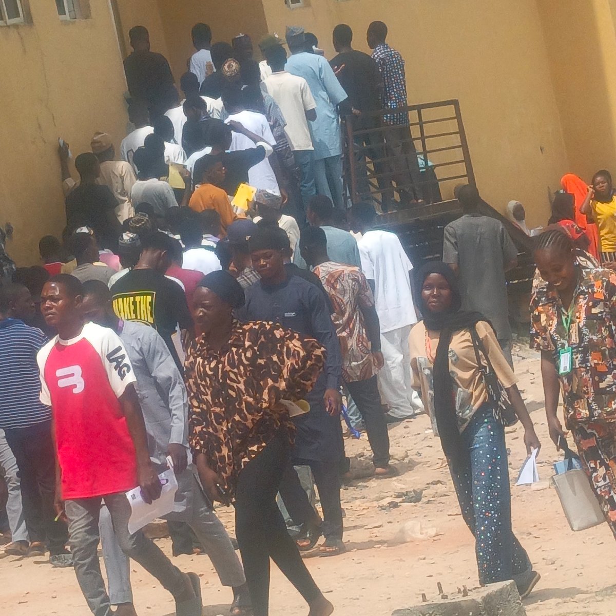 Large crowd gathers in outdoor area in Keffi, Nigeria